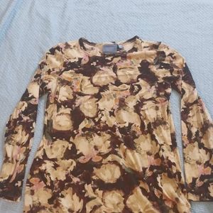 Vera Wang long sleeved t-shirt